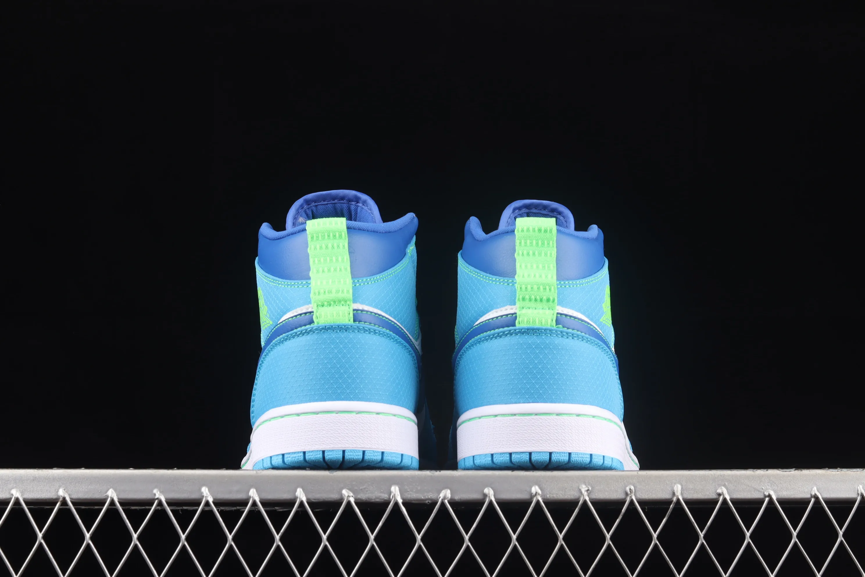 All Categories Air Jordan Jordan Series Basketball Shoes Air Jordan 1 Mid Differentiated Edition Air Jordan 1 Mid AJ1 Joe 1 Blue and Green Chinese Culture Basketball Shoes DA8010-400